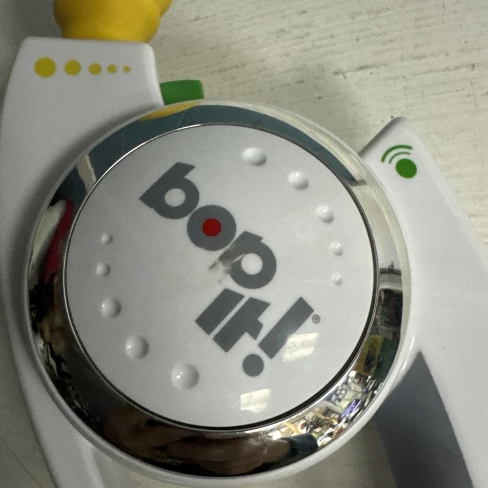 Bop‎ It! Shout It Electronic Handheld Game Twist Pull White Hasbro 2008 TESTED